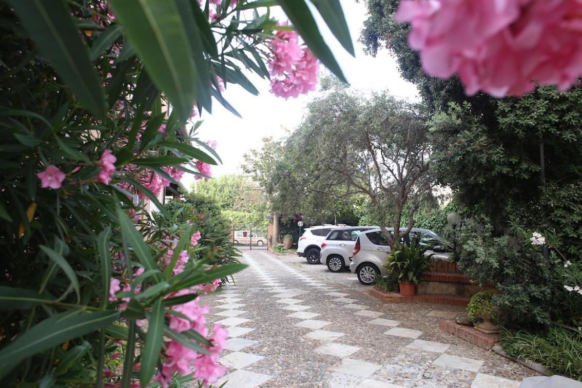Villa Lea Mondello Buitenkant foto