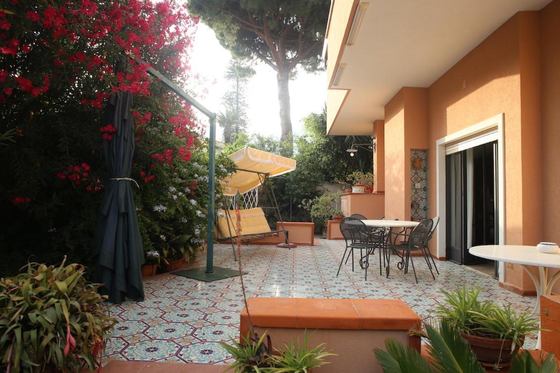 Villa Lea Mondello Buitenkant foto